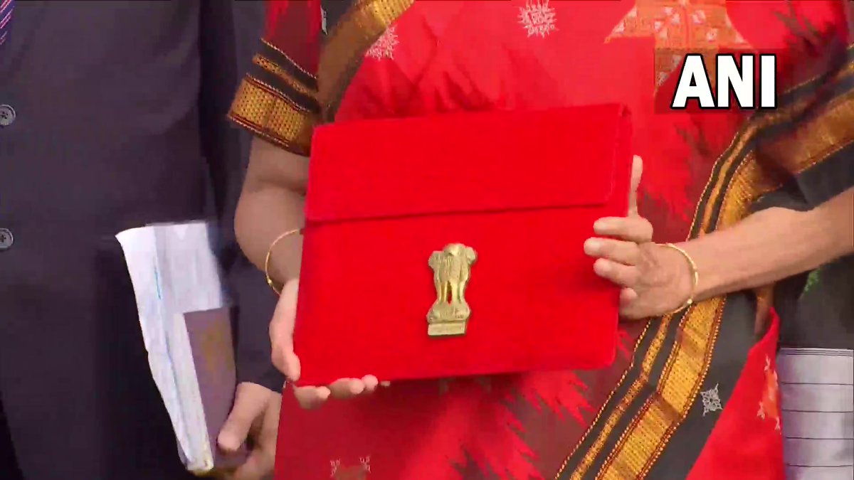 ANI's tweet photo. Delhi | Finance Minister Nirmala Sitharaman all set to present the Union Budget 2023 at 11am today

This is the BJP government's last full Budget before the 2024 general elections. https://t.co/m2NRMHW7Ut