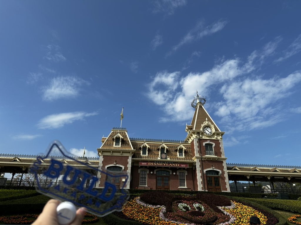 AlinAugs's tweet photo. Disneyland ~pete ~
Disneyland ~Bui~

💙 @Buildbuilddd #BuildJakapan #BeyourluvexBuild #Beyourluve #BuildTheShowStar #makeitaBuildday https://t.co/oCMGUMzkIN