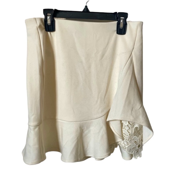 So good I had to share! Check out all the items I'm loving on <a href="/Poshmarkapp/">Poshmark</a> #poshmark #fashion #style #shopmycloset #vans #express: posh.mk/MigT5iao3wb