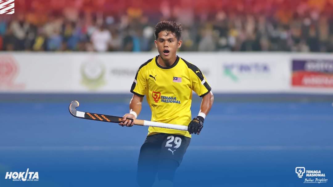 PiangShankly's tweet image. 4.00 am: smp Malaysia dari #HWC2023
8.30 am: ambil exam di UPM (Ijazah Komunikasi)

Biasanya di Malaysia disuruh pilih 1 antara Sukan atau Belajar. Amirul Hamizan pilih dua2.