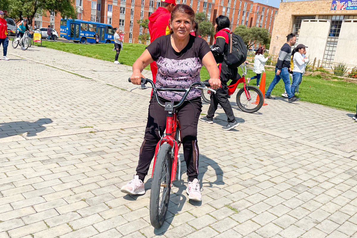 As Bogotá’s first female Mayor @ClaudiaLopez committed to improving the lives of women. The #manzanadelcuidado (Care Blocks) aim to help the 700,000 women living in poverty, providing services, care for dependents, and space for rest, learning, connection to empower #Bogotánas.