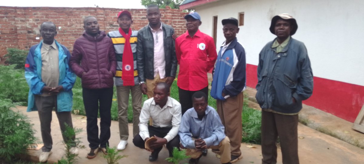 albert_sahidi's tweet photo. Nous disons félicitations à tout les membres du secrétariat Exécutif Provincial qui pour une volonté de faire rayonner le DCC dans toute l'étendue de la province du Sud Kivu. 
Merci cher @JustinMulengwa9
Merci a l'excellence André LITE Président national pr le soutien
@senatrdc https://t.co/We2SJiG5eW