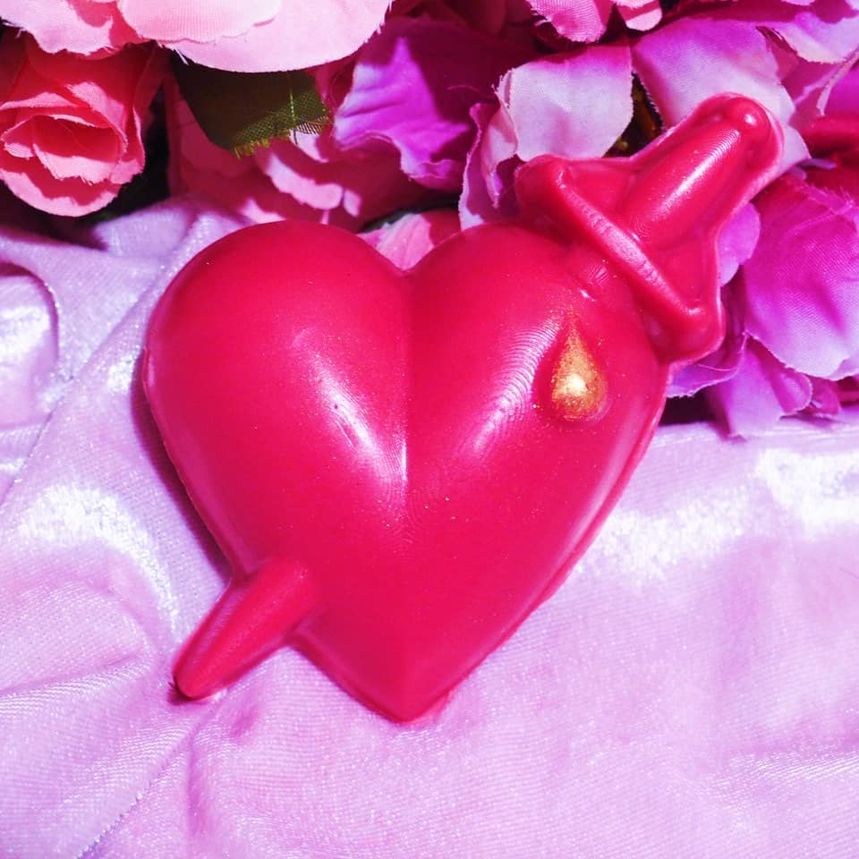 MargaritaBloom's tweet photo. @basraa7 I create whimsical beauty potions like soaps, bath bombs, perfumes, candles, &amp; more in cute themed collections! I even take custom scent requests! 🌹💕🌹💕 https://t.co/Ej6bQ405gZ https://t.co/QQSttG3OxA