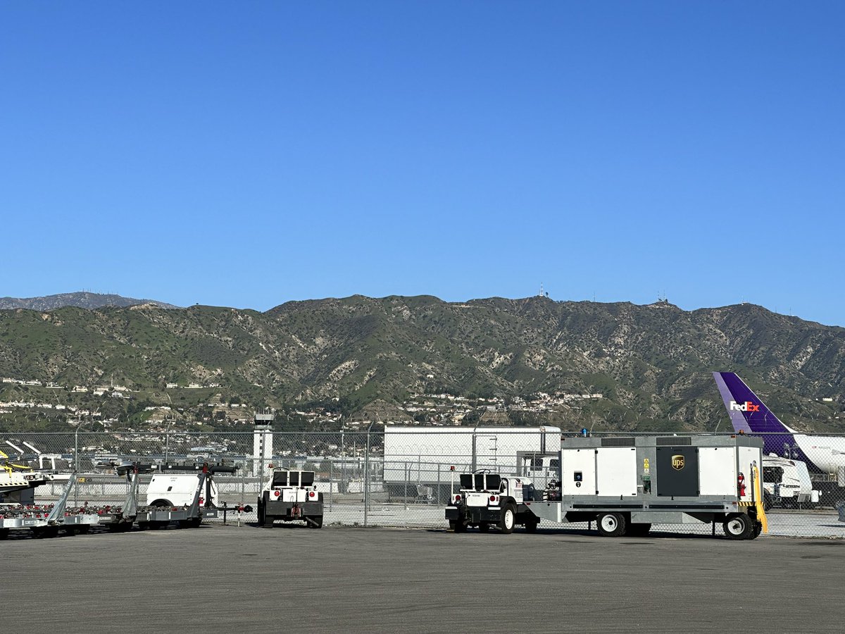 Final delivery for the day @ Burbank Airport
