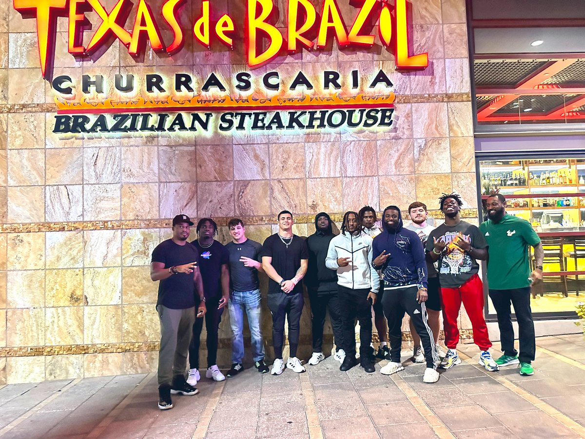 Great evening of fellowship - blessed to break bread with these men‼️ #HornsUp🤘🏾