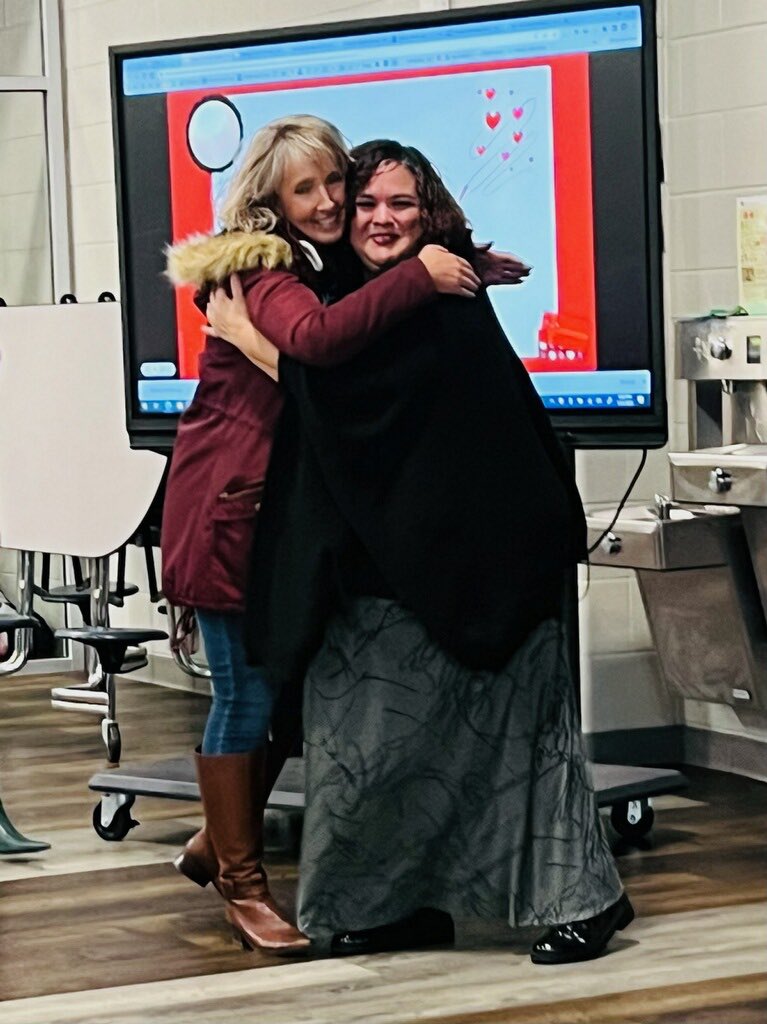 HumbleISD_GE's tweet photo. Drum roll please🥁…Introducing @SMitchellreads Susan Mitchell
our 2023-24 GE Teacher of the Year!💛💙 She’s a ray of sunshine, pillar of support &amp; has a zest for literacy. Our Ss are blessed to have a librarian w/ her enthusiasm! @HumbleISD @LuciSchulz1 @Christy_Erb https://t.co/bAQxA1kepX