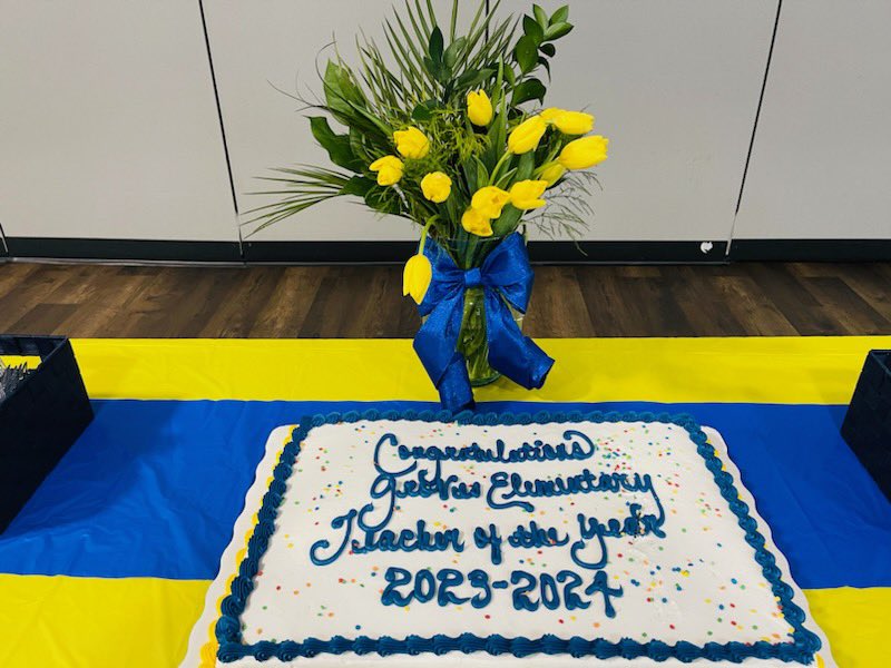 Drum roll please🥁…Introducing <a href="/SMitchellreads/">Susan Mitchell, MLS - Groves Elementary Library</a> Susan Mitchell
our 2023-24 GE Teacher of the Year!💛💙 She’s a ray of sunshine, pillar of support &amp; has a zest for literacy. Our Ss are blessed to have a librarian w/ her enthusiasm! <a href="/HumbleISD/">Humble ISD</a> <a href="/LuciSchulz1/">Luci Schulz</a> <a href="/Christy_Erb/">Christy Erb</a>