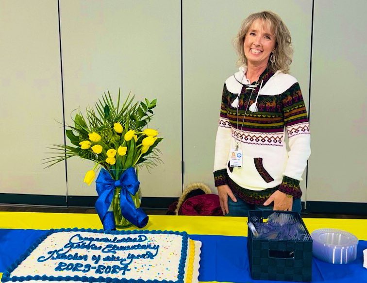 HumbleISD_GE's tweet photo. Drum roll please🥁…Introducing @SMitchellreads Susan Mitchell
our 2023-24 GE Teacher of the Year!💛💙 She’s a ray of sunshine, pillar of support &amp; has a zest for literacy. Our Ss are blessed to have a librarian w/ her enthusiasm! @HumbleISD @LuciSchulz1 @Christy_Erb https://t.co/bAQxA1kepX