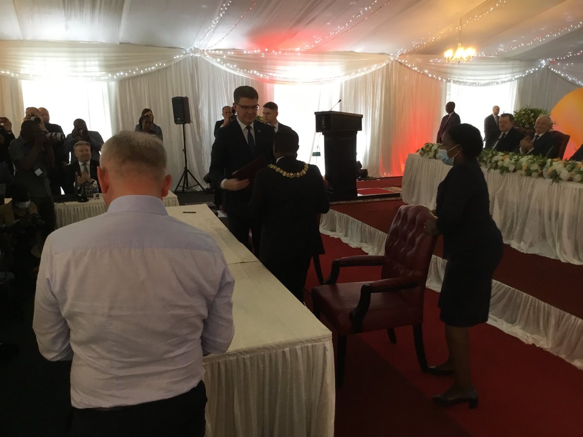 Did you know that ccc Harare Mayor <a href="/JMafume/">Mayor of Harare, Jacob Mafume</a> signed an agreement between Zimbabwe and Belarus to receive fire tenders from the Republic of Belarus apa chamisa and ccc team vachinyomba ED business acumen which invited the Belarus team?