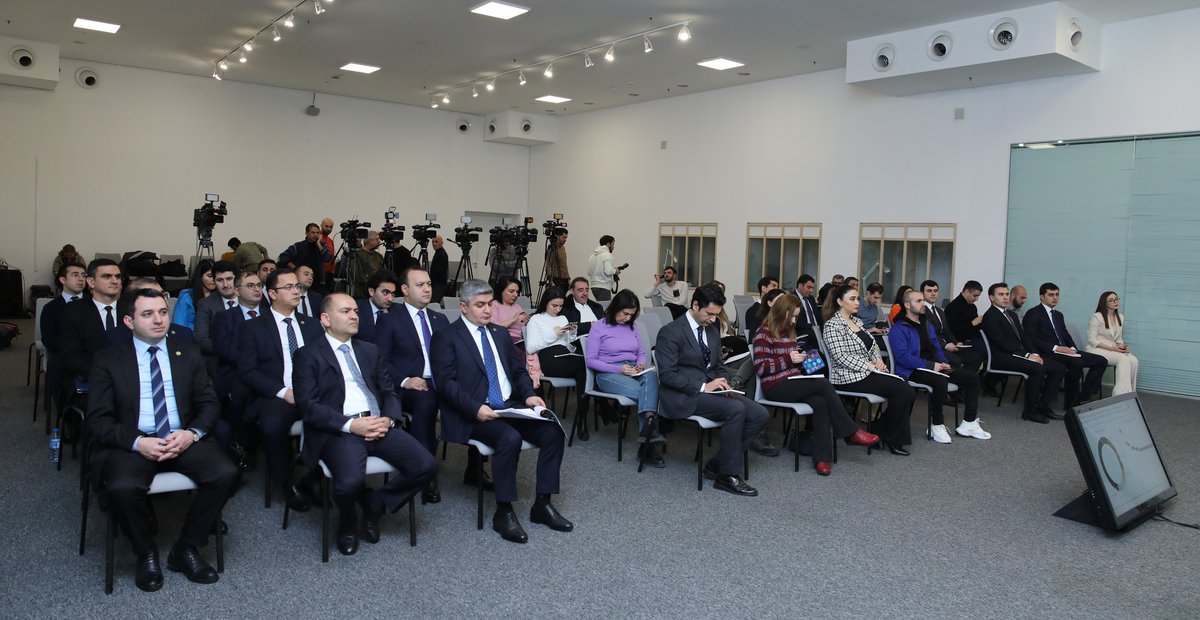 MinEconomyAZ's tweet image. #İqtisadiyyatNazirliyi yanında Antiinhisar və İstehlak Bazarına Nəzarət Dövlət Xidməti 2022-ci il üzrə fəaliyyətinin yekunlarına həsr olunmuş mətbuat konfransı keçirib. 

Ətraflı – bit.ly/3wIUurf 

#Antiinhisar #CompetitionGovAz