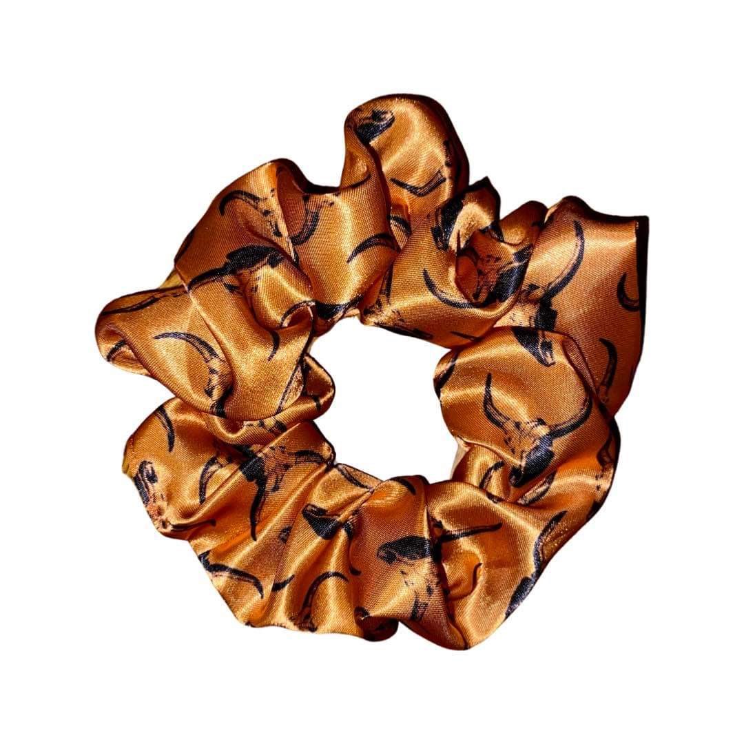 melanedemott's tweet photo. EXCLUSIVE satin scrunchies from Bears Nectar LLC now available at https://t.co/w7CAjdMUhW hurry while they last! 🤤😻 https://t.co/SUjWfEcUYD