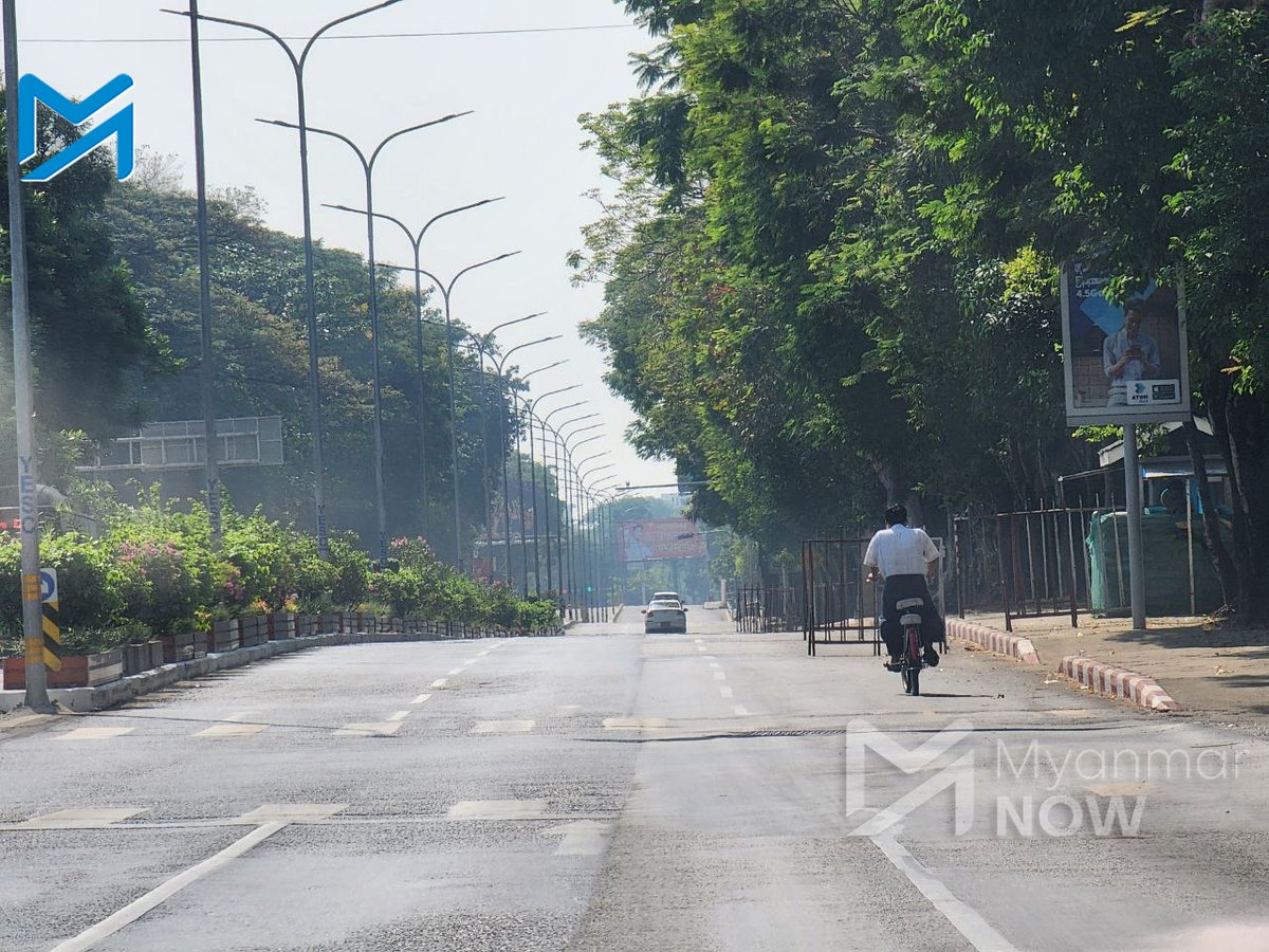 Myanmar_Now's tweet photo. စစ်တပ်အာဏာသိမ်း နှစ်နှစ်ပြည့်သော ယနေ့(ဖေဖော််ဝါရီ ၁)တွင် စစ်အာဏာရှင် ဆန့်ကျင်ရေးအင်အားစုများက အသံတိတ်သပိတ်ဆင်နွှဲရန် လူထုကို ဆော်ဩထားရာ ရန်ကုန်မြို့ လမ်းများ ပေါ်၌ လူသူကင်းရှင်းနေသည်ကို တွေ့ရသည်။
https://t.co/dI1C3RtM5C
#ရန်ကုန်မြို့  #အသံတိတ်သပိတ် https://t.co/KUa14lcfLR