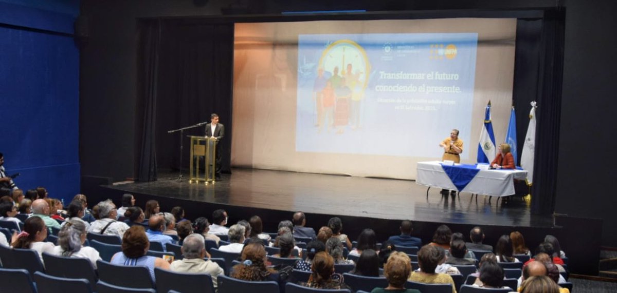 SoyadeCorazon's tweet photo. Este día, asistimos junto a miembros adultos mayores del movimiento,  al MUNA, al evento "Transformar el futuro conociendo el presente" organizado por el Ministerio de Desarrollo Local y la UNFPA para dar a conocer la situación de la población adulta mayor en El Salvador. https://t.co/yzaCH8QdeM