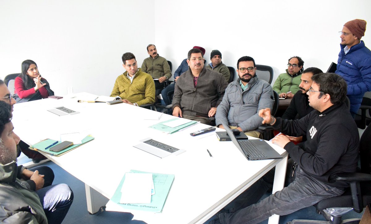 mcldhofficial's tweet photo. MC Chief holds meeting to expedite implementation of e-office including e-challaning of violators
.
.
#mcl #sidhwancanal #Savesidwancanal #eoffice #echallaning #ludhiana #cleanludhiana #greenludhiana #smartcityludhiana #clean #CMOPunjab #mcludhiana https://t.co/NOHIE9zFw7