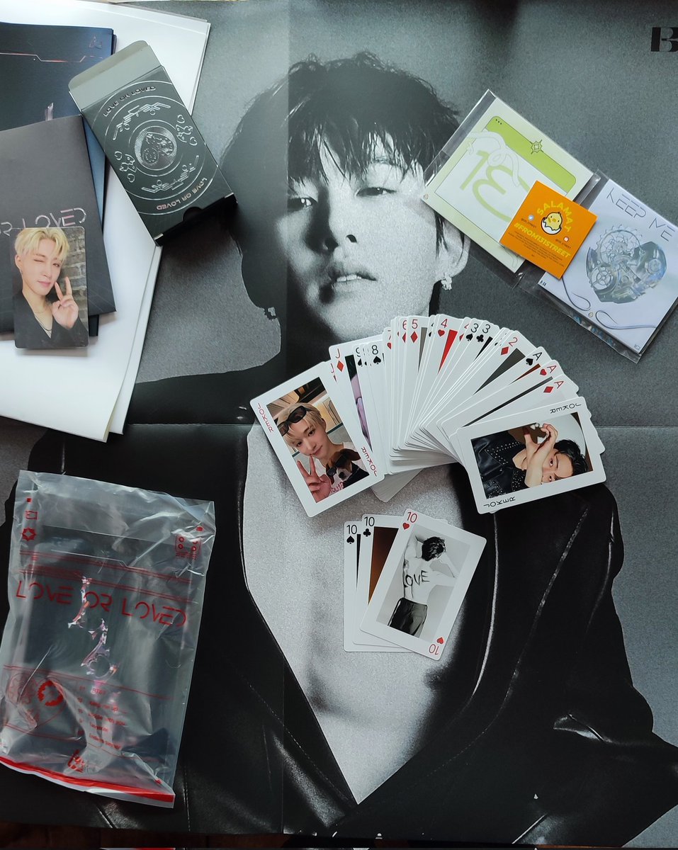 thegreat_131's tweet photo. Thank you @131_Street my album arrived safe and sound. 🥰❤️♥️ The parcel so big...
@shxx131bi131 
@131online no.10 card is missing one card https://t.co/ctB1cC30f4