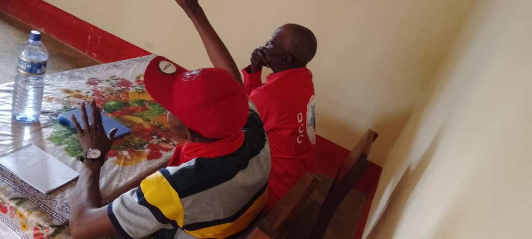 JustinMulengwaD's tweet photo. J'ai réussi à animer une rencontre avec les membres de DCC Fizi a Kilembwe .
Du jour au jour le DCC gagne le pari de confiance de la population dans le sud kivu . https://t.co/wMFVoWB5wv