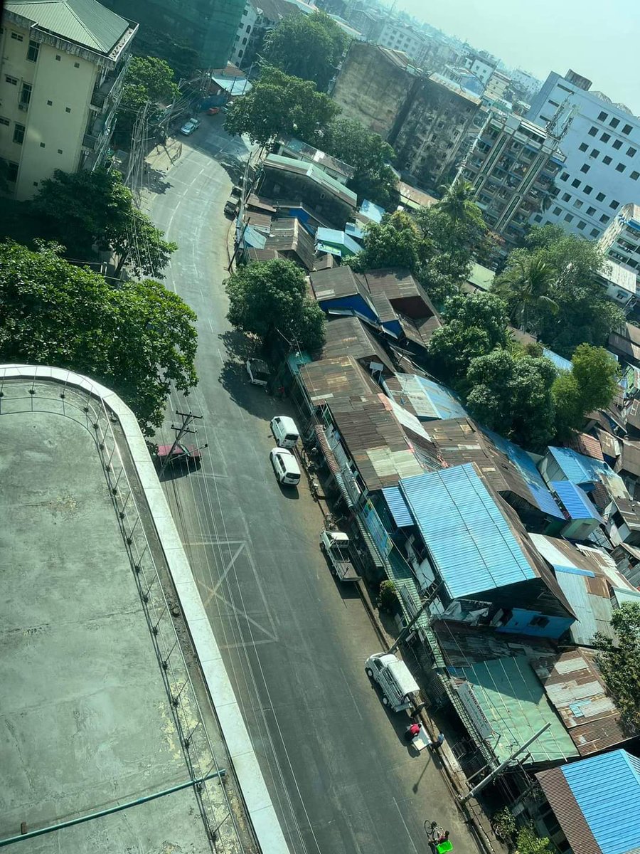 b3rry_y's tweet photo. People from Myanmar joined a Silent Protest by Staying Home to Revolt the Terrorist Military Dictatorship.

#WhatsHappeningInMyanmar
#SpringRevolutionBurma 
#DictatorshipMustFail
#2023Feb1Coup https://t.co/rgDYNL0xcq