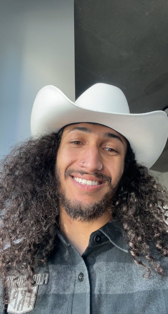 LilsmoothYT's tweet photo. Giddyup, cowboy🤠 #everydayyoureamazing #eya https://t.co/QkxbtZW3U6