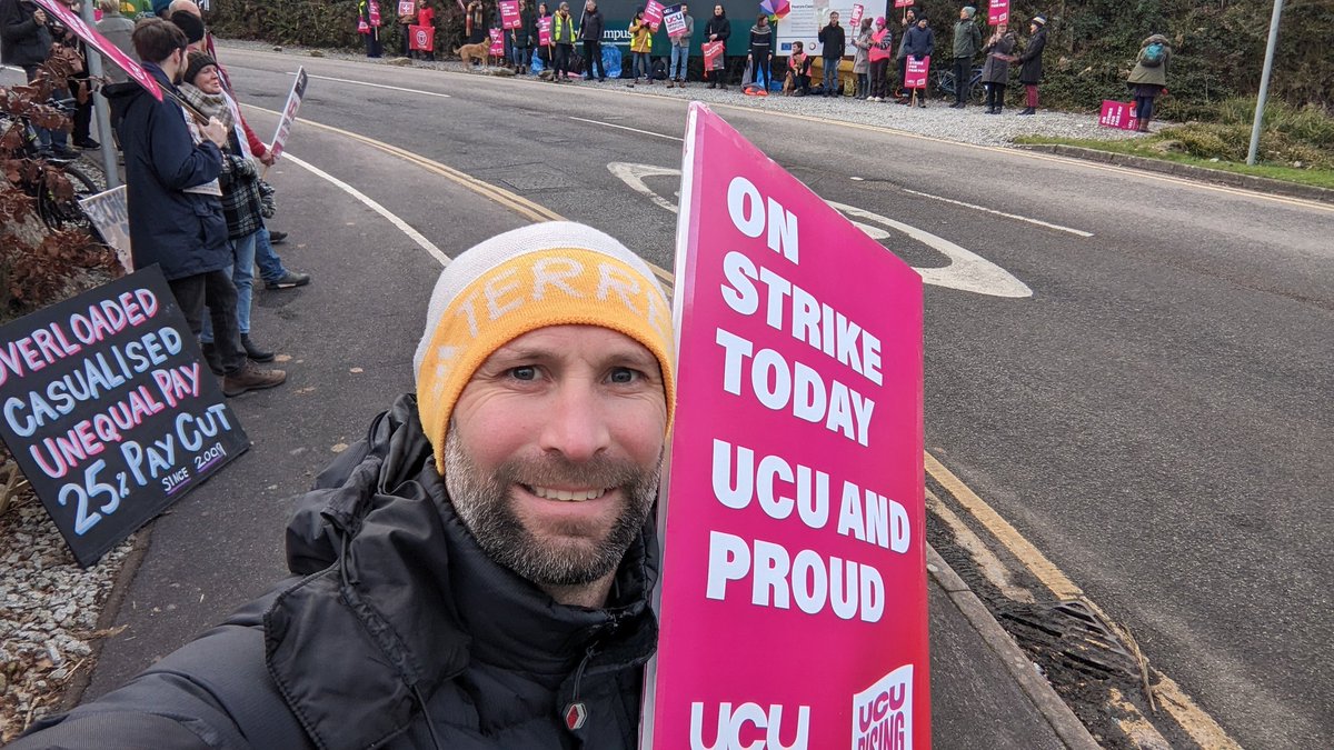 Proud to be back on the #ucuRISING picket line fighting for a fair pension, fair pay and equality in HE. Solidarity to everyone else striking today ✊ <a href="/ucu/">UCU</a> <a href="/ExeterUCU/">Exeter UCU</a>