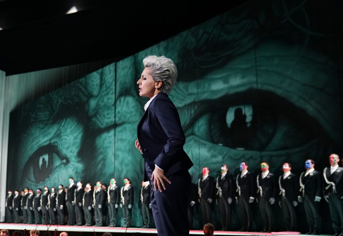 Rof_Pesaro's tweet photo. 📺 In occasione del suo anniversario, questa sera alle 21.15 su @raicinque verrà trasmessa Semiramide nella produzione del #ROF2019 di Graham Vick diretta da @M__Mariotti con Salome Jicia nella parte della leggendaria protagonista. 
Da non perdere!

#ROFSemiramide https://t.co/OCwQyY7x3Z