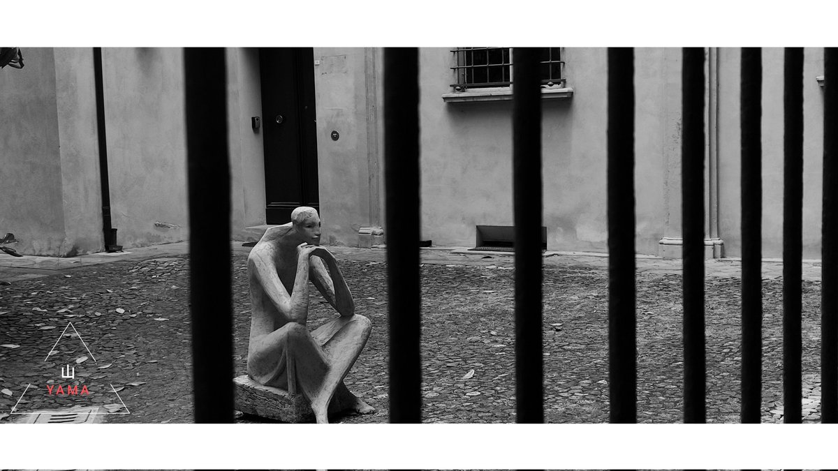 •The Imprisoned Thinker

#Imprisoned #Thinker #Lines #Caged #Lonely #Statue #Poster #BW #Bologna #emiliaromagna #Italy #Photography #luciodalla
#Yama山 #山

#TCCPhotography #TCCStatuesandMonuments