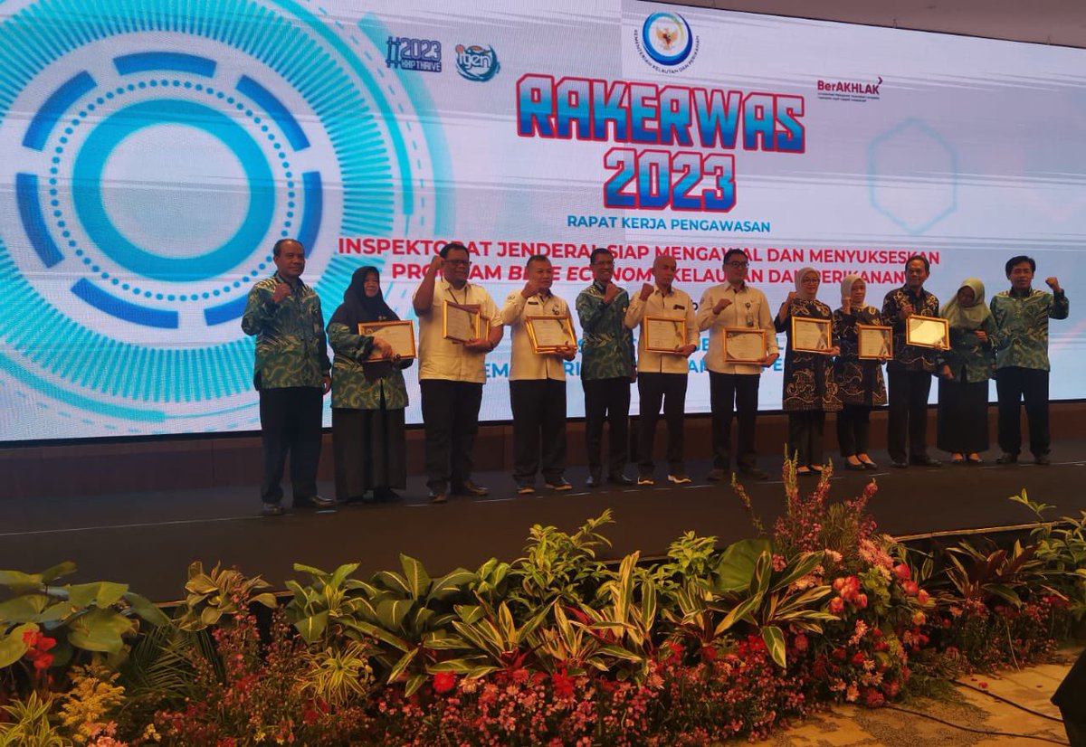 Dukung selalu Ditjen PSDKP agar dapat terus memberikan kinerja maksimal ☺️💪

#PSDKPSahabatNelayan 
#KKPThrive
#EkonomiBiru 
#PSDKPHebat
#SaktiWahyuTrenggono
#PSDKPbentengKKP
#TangkapManfaat