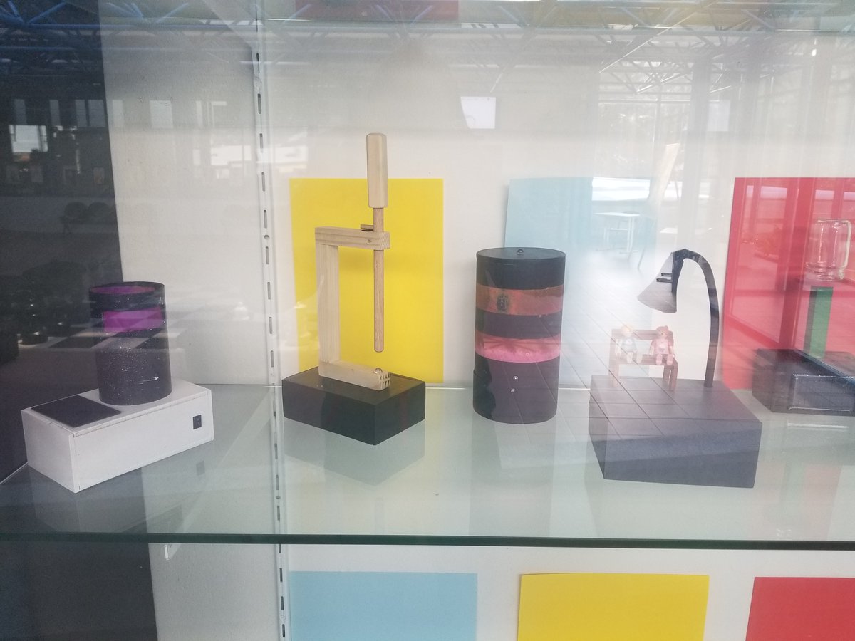 LEDsafari's tweet photo. When a child build a clean energy future. These pictures were sent by a teacher to show the creativity of the students. They used LEDsafari basic kits. 
Order here!  #solar #education
https://t.co/mlkaTgODn1 https://t.co/7B7gPYryOG