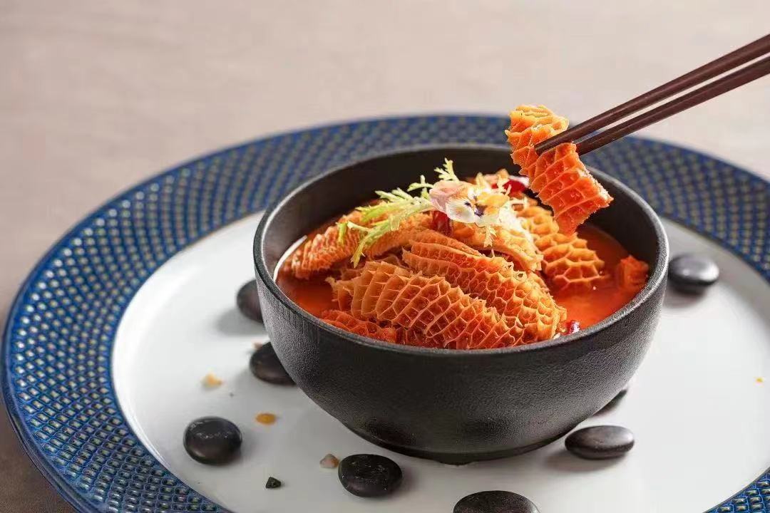 Tinaluckstar's tweet photo. Fuzhou cuisine - Linchuan beef miscellaneous is a classic Fuzhou dish, a fresh, crisp, spicy, tender and non-greasy dish, made of tripe, beef intestines, beef liver, beef whip, beef tendon and other ingredients, with local dried red pepper, garlic and so on. https://t.co/LgrN17ZvWH