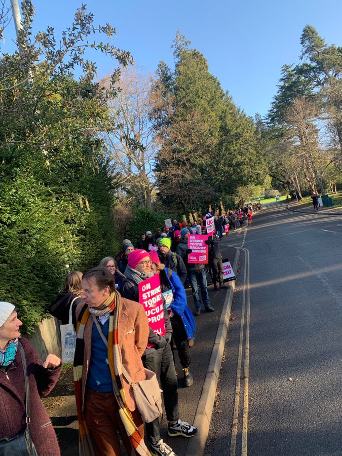 Look at this picket in Exeter ♥️✊ #ucuRISING