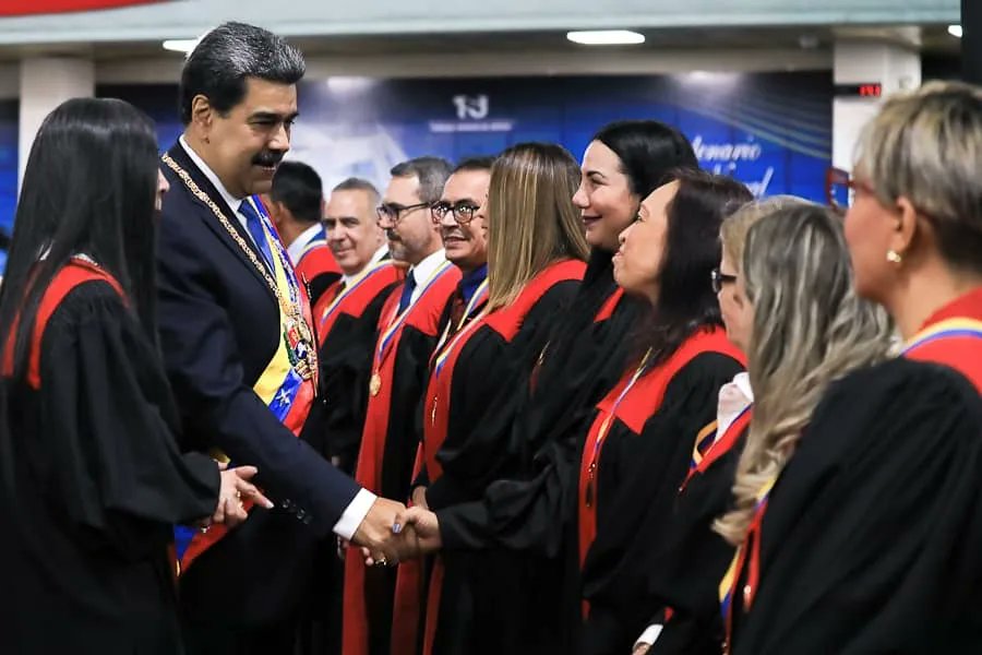 #EsNoticia 🗞️ Jefe de Estado <a href="/NicolasMaduro/">Nicolás Maduro</a> preside sesión de Apertura de las Actividades Judiciales del año 2023

#ElPuebloSufreLasSanciones #1Feb