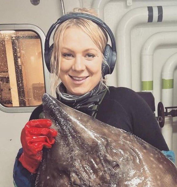 egillploder's tweet photo. Drottningin um borð á Páli Jónssyni verður á línunni í Brennslunni í fyrramálið kl 8:30. Tökum á móti öllum spurningum!
#IceColdCatch https://t.co/9nrnzo3jSf