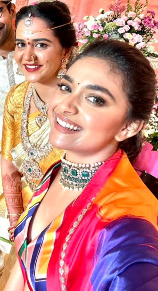 gunner957's tweet photo. #Keerthy #keerthysuresh https://t.co/3CUmmZKFoB