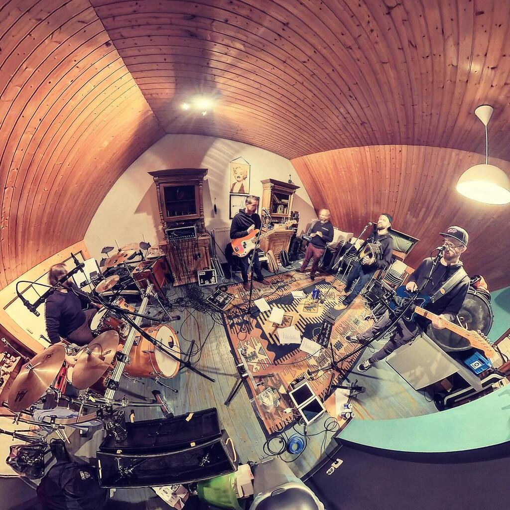 C’est reparti ! rdv la 11 fevrier a Leuven ! 🔥🎸🤘🏻☘️ #krakinkellys #celticpunk #rehearsal