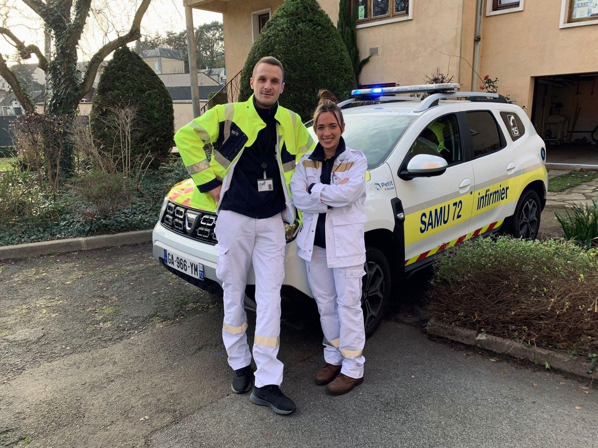 ActuSamu's tweet photo. [ ActuSAMU - EPMU ] : 🥳 1000eme intervention pour l’#EPMU du #SAMU72 👏 ⬇️
💪 Bon courage aux équipes 
❓Le saviez-vous ? Le Département de la Sarthe a été précurseur en la matière, un projet soutenu par Agence régionale de santé Pays de la Loire
📸 Centre Hospitalier-Le Mans https://t.co/2Pco8uuHlq
