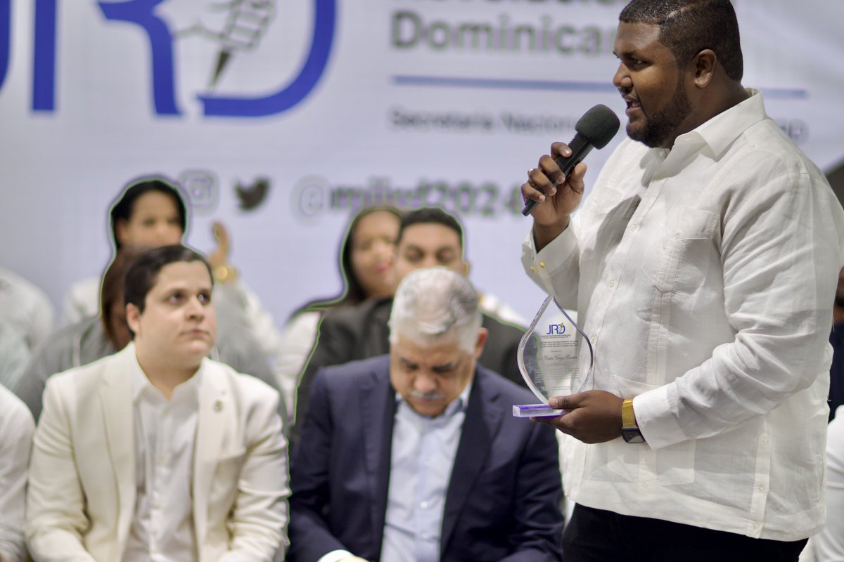 Luisc_vargas's tweet photo. En este Día Nacional de la Juventud Dominicana, quiero agradecer profundamente a @miprd en especial a @mijrd2024 en la persona del compañero @ramonpimentelrd por el reconocimiento al trabajo político realizado desde @COPPPALJuvenil 

#DiaNacionalDeLaJuventud 
#MiPRD
#MiJRD https://t.co/qLeQIcDU7g