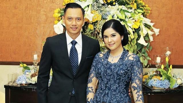 Ayunin___'s tweet photo. Pesta Glamor Annisa Pohan istri politikus yang kerap sekali pidato keprihatinan kepada rakyat miskin.

hidup hedonis, glamor begitulah gaya hidup istri politikus Demokrat yang ngebet banget nyampres.

#Jelang1AbadNU 
#JelangPemilu2024 https://t.co/A3loXMnH0L