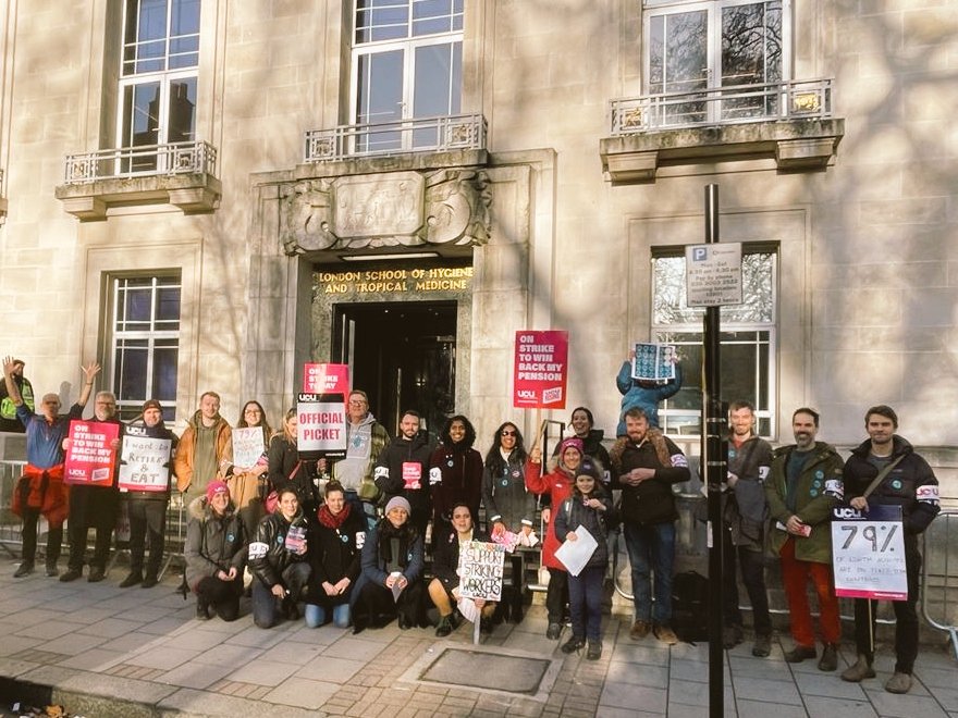 Out in front of @LSHTM with the #strikes today.  #ucurising #oneofusallofus