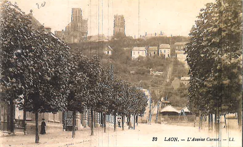 LaonTourisme's tweet photo. [L🅰️ON D'🅰️NT🅰️N]
📍 Vue sur l'avenue Carnot

Crédit cp ©️ DR

#Laon #laondantan
#Aisne #hautsdefrance #Picardie
#villebasse #avenuecarnot #gare #quartiergare #escaliermunicipallaon 
#XXe #20thcentury 
#thenandnow #thenandnowlaon #avantapres #beforeandafter #pastandpresent https://t.co/YDimkh9pYj