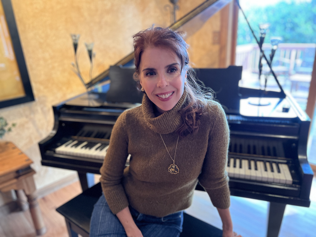Hanging out with my #babygrand #andrewkohlerpiano - This is an oldie but a goodie circa 1905! I have spent so many hours on this piano, and have had it for many years. My new #yamahapiano is my fav, but this one still has a place in my heart.