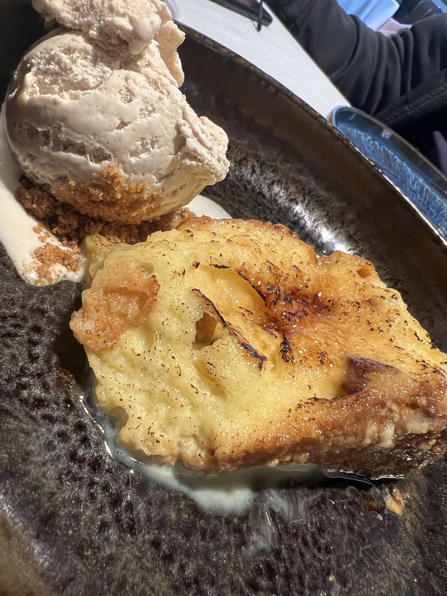 LaredoTaberna's tweet photo. Esponjosa torrija con helado de canela.
La mezcla perfecta.
.
.
.
#laterrazadellaredo #tabernalaredo #Madrid #Retiro #Supertres #LaredoExperience #Tabernas #TabernasMadrid https://t.co/jApt6w7yMy