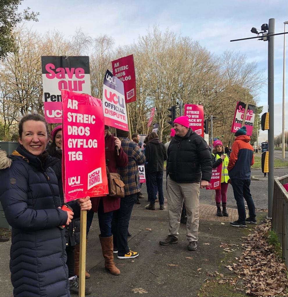 socialistworker's tweet photo. The @ucu pickets in Swansea #Solidarity #1FebStrike #SupportTheStrikes #WalkoutWednesday #NationalShutdown #ucuRISING #ucustrikes #UCU #streic #cymru #abertawe https://t.co/e70In6kEvk