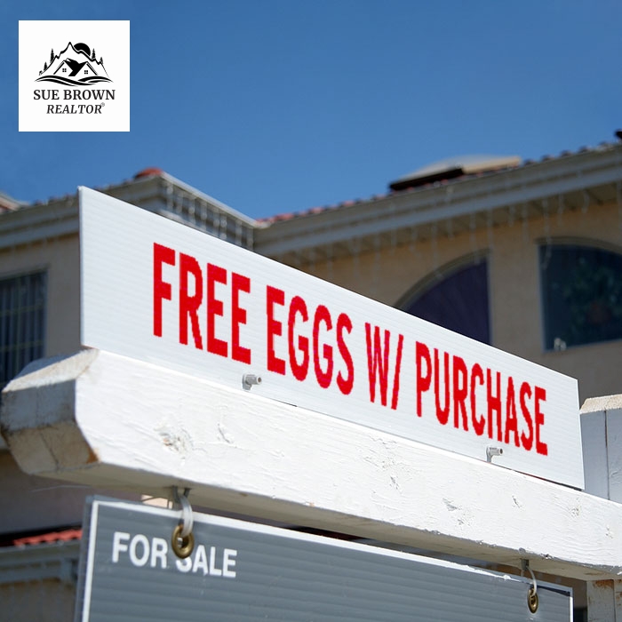 Whatever It Takes! 🥚💐

#free #eggs #closinggift #realtor #funfact #realestate #humor #refer #savemoney #lakekeowee #lakehartwell #keoweekey #clemson #anderson #greenville #southcarolina #homesforsale #callme #fyp #trending