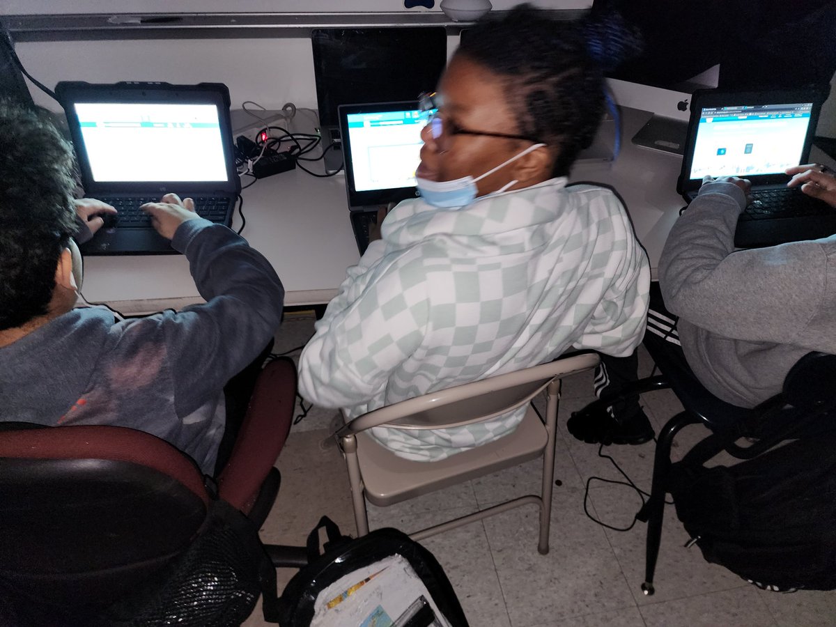 MrMaxwell1999's tweet photo. Keyboarding #keyboards #typing #skillset #adjustments #iOS #Chrome #windows #HISD_DigLitStrong #learningdotcom #digitalliteracy @learningdotcom #lightsout #nopeaking #ergonomicawareness #reinventtheclassroom #P1 #P2 @HISD_Inst_tech https://t.co/QdjKtE8Bom