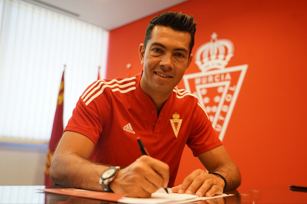 gerebit0's tweet photo. 🚨 Miku rescindió ANOCHE su contrato con el Real Murcia. El delantero centro venezolano apunta al Intercity de Alicante. https://t.co/VdMtIF2zom