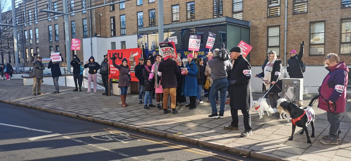 Cambridge campus picket looking lively this morning ✊️