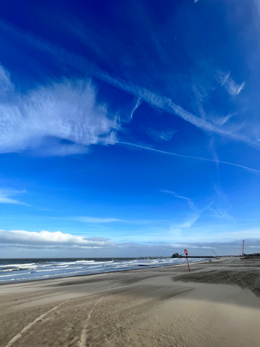 amybrgr's tweet photo. Blankenberge, 11:09 #vrtweer https://t.co/F3poW2WhFB