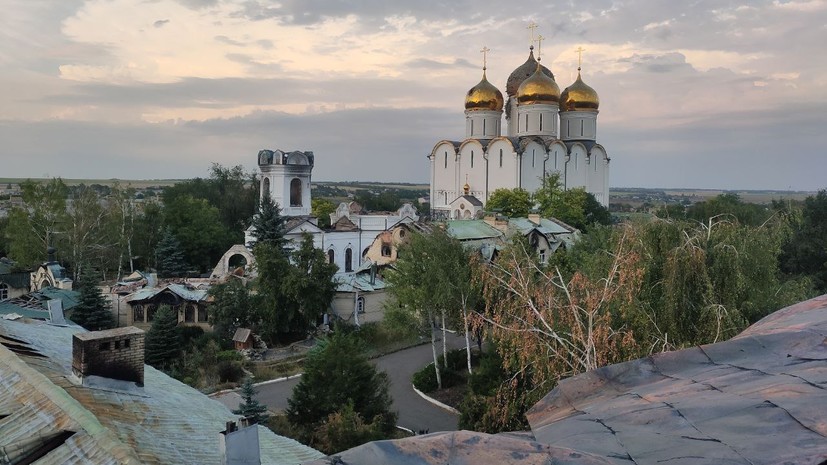 ウクライナの悪魔崇拝者たちが夜、ニコルスキーの聖ドーミション・ニコロ＝ヴァシリエフスキー修道院に発砲-司祭が死亡。

悪魔どもめ！ 