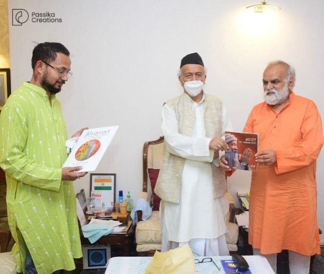 PASSIKACREATION's tweet photo. One of my painting gifting to Shri Bhagat Singh Koshyari ji
Governor of Maharashtra @BSKoshyari 
Follow My Art In Twitter :- @PASSIKACREATION 
@DhyanPassika 
  #Buddha #art #painting #drawing 
#media #Twitter #Maharashtra #acrylicart #drawing https://t.co/yYv6Fctd4e