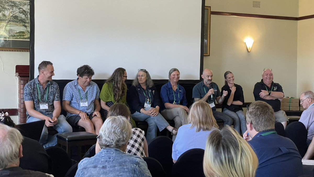 Ottercivet's tweet photo. #WorldWetlandsDay messages from the #BitternSummit panel [paraphrased]: 
1. @Matt_HerringOz - ‘Keep spreading the disease of ❤️for bitterns &amp; their habitat!’
2. Emma Williams - ‘Wetlands not wastelands!’… https://t.co/VURbjnyE7e