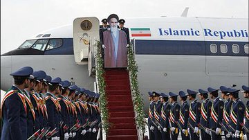 hadimehrane1's tweet photo. هرچی کشیدیم از بوی گل سوسن و یاسمن بود، یعنی از بوی شیمیایی هم بدتر بود، خدایا دیگه این بو رو تو هیچ کشوری پخش نکن، اگر آزمایشی هم بود تو ایران آزمایش کردی بسه، ۴۴ سال چند نسل نابود کرد https://t.co/erX8oxJoFg